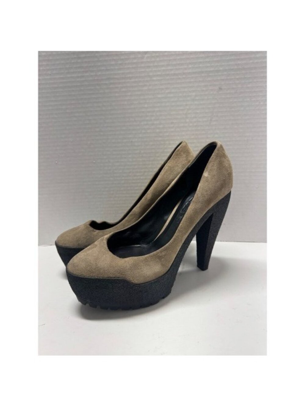 Burberry Prorsum Taupe Suede Platform Pumps Lug Sole Cone Heels Size 38 7.5